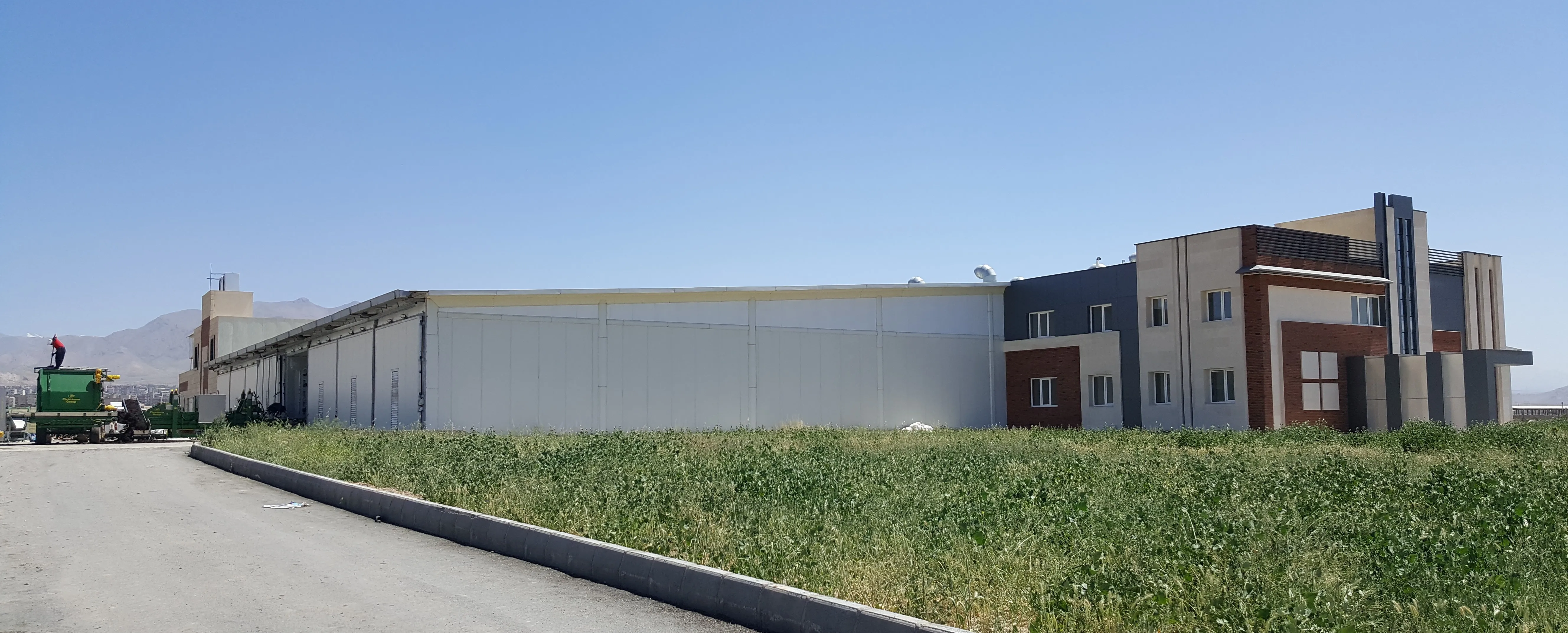 Parsspawn mushroom growing facility — aluminium shelving in grow rooms